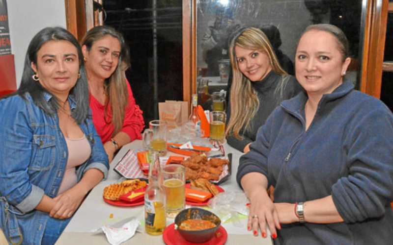 Gloria Patricia Sánchez Pachón, Érika Suárez Valencia, Francia Vargas Pedraza y Claudia María Candamil Duque.