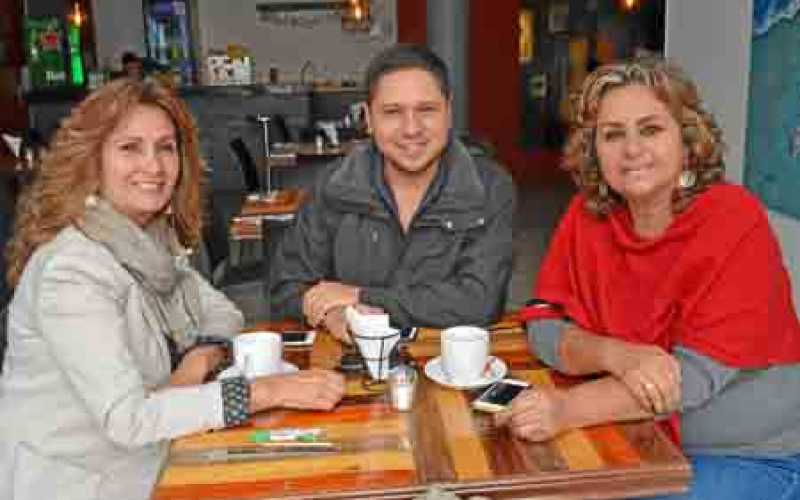 Liliana María Serna Rivas, Juan David Montes Castaño y Martha Helena Serna Rivas.