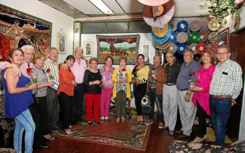 Asistentes a la tertulia.