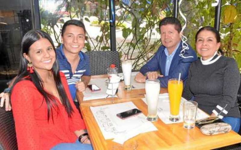 Sofía Muñoz López, Daniel Balcázar Arias, Gustavo Albeiro Muñoz López y Durley López Quintero.