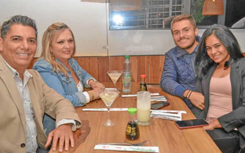 Agustín Salvar, Gloria Betancur, Juan David Castaño Betancur y Natalia Ríos Londoño.