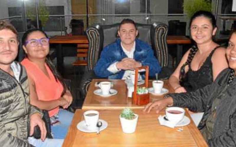 Johnnatan Londoño Salazar, María Fernanda Arango Ocampo, John Edison Londoño Salazar, Érika Arango Ocampo y Paula Andrea García 