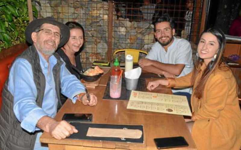Óscar Gutiérrez Reyes, Marta Isabel Serna Nieto, Mateo Yepes Serna y Daniela Jiménez Henao. 