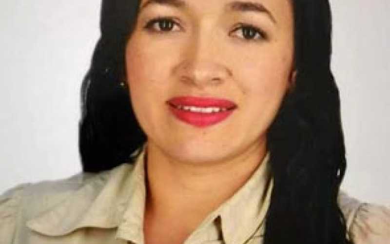 Paula Lorena Echeverry recibió ayer el título de Contadora Pública que le otorgó la Corporación Universitaria Uniremington. Para