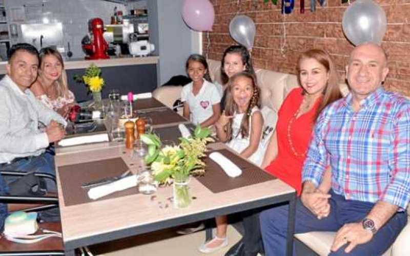 Silverio Mauricio Carmona Jaramillo, Liliana María Ossa Maldonado, Valeria Carmona Ossa, Sofía Cuervo Carmona, Susana Carmona Os