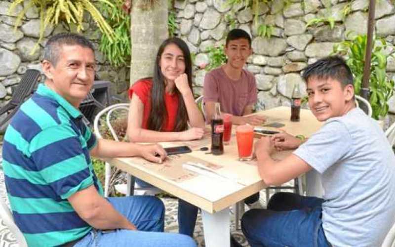 Luis Guillermo Cortés Jaramillo, Manuela Cortés Osorio, Juan Manuel López Cortés y Juan Esteban Cortés Osorio.