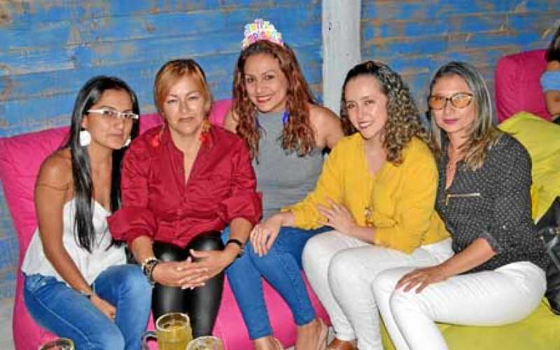 Luz Adriana García Zapata, Sandra Hernández Burbano, Lina Tróchez Varela, María Eugenia Osorio Hernández y Claudia Pat