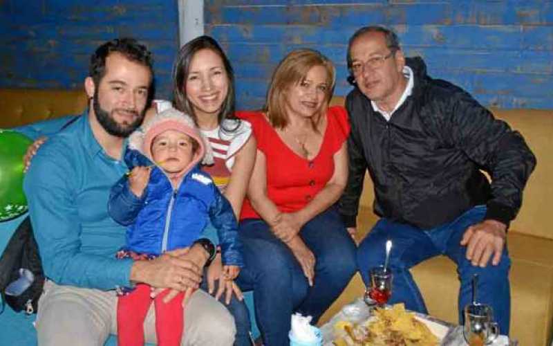 Mauricio Jaramillo Peláez, María del Mar Jaramillo Silva, Jennifer Silva Cardona, Luz Stella Peláez Castellanos y Carlos Julio J