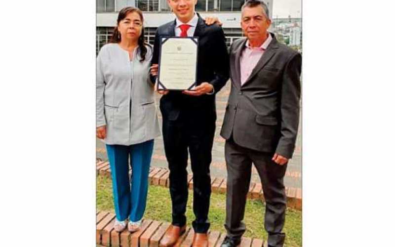 GRADO - JAVIER ADRIÁN SALAZAR COLORADO