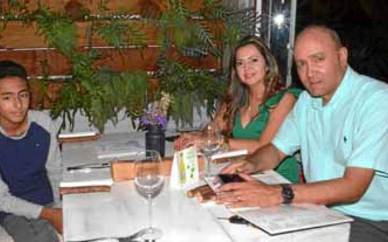 Tomás Martínez Villa, Elsa María Villa Hoyos y Alejandro Martínez Jiménez.