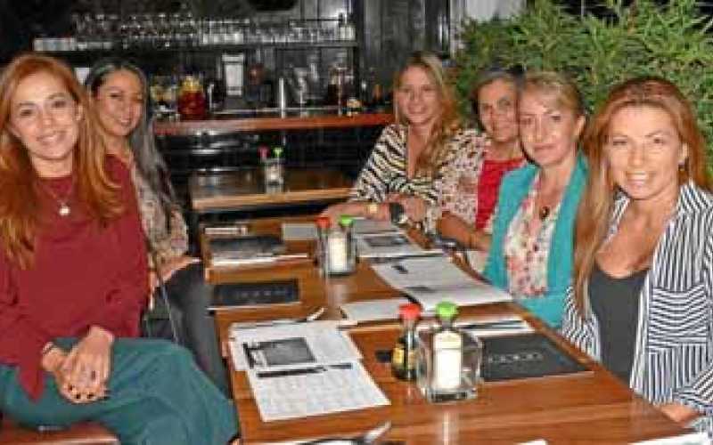 Lida Gil Obando, Valentina Vargas, Olga Castañeda Castaño, Elsa Robledo Arango, Clara María Coppiano Palacio y Diana Trejos Gall