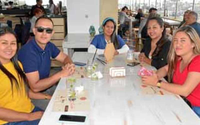 Érika Sanabria, Jonathan González Daza, Carolina Muñoz González, Carolina González y Ximena Jiménez Hernández.