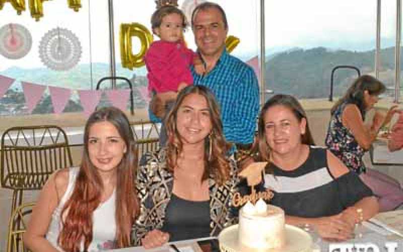 Helena Lindarte Cuesta, Albeiro Cuesta Mesa, Alejandra Cuesta Arteaga, Andrea Cuesta Arteaga y Soley Arteaga Uribe.