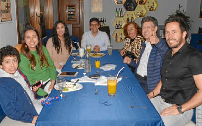 Samuel Hoyos Hoyos, Carolina Hoyos Londoño, Isabela Hoyos Hoyos, Sergio Escobar Giraldo, Zulma Inés López Hoyos, Fabio Hoyos Car