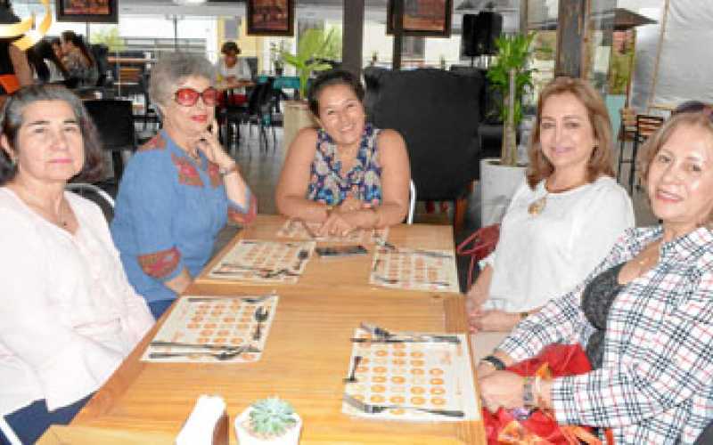 María González Bautista, Martha Cecilia Ruiz Londoño, Luz Elena Castañeda Betancur, María Lucy Bedoya Vélez y Luz Marina Gonzále
