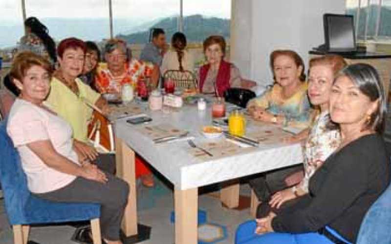 Stella Orozco Calle, Ofelia Valencia de Arias, Luz Mary Ocampo Jiménez, Irma Hernández de Zuluaga, Magnolia Cadavid Chica, Alba 