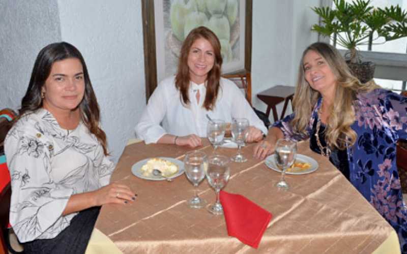 María del Mar Montoya Tafur, Alejandra Buitrago González y Vicky Botero Gómez.