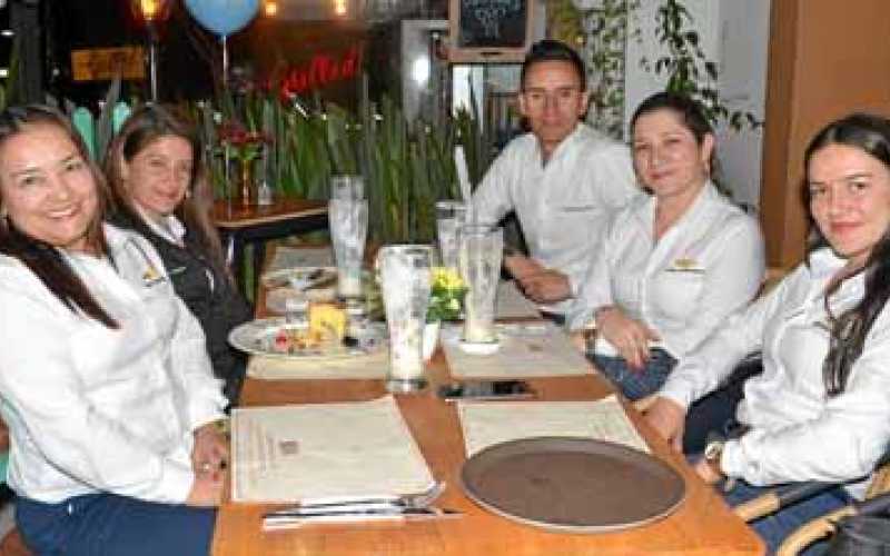 Lucelly Piedrahíta Quintero, María Eugenia Serna Quintero, John Jairo González Ramírez, Lina Osorio Patiño y Leidy Johana Quinte