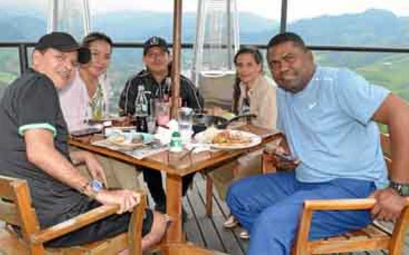 Tulio Mario Castrillón, Claudia Restrepo Lezcano, Gustavo Vinasco, Eunice Arias Patiño y Hubert Antonio Bodhert.