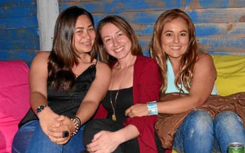 Elena Alzate Loaiza, Paula Aristizábal Cárdenas y Annie del Puerto.