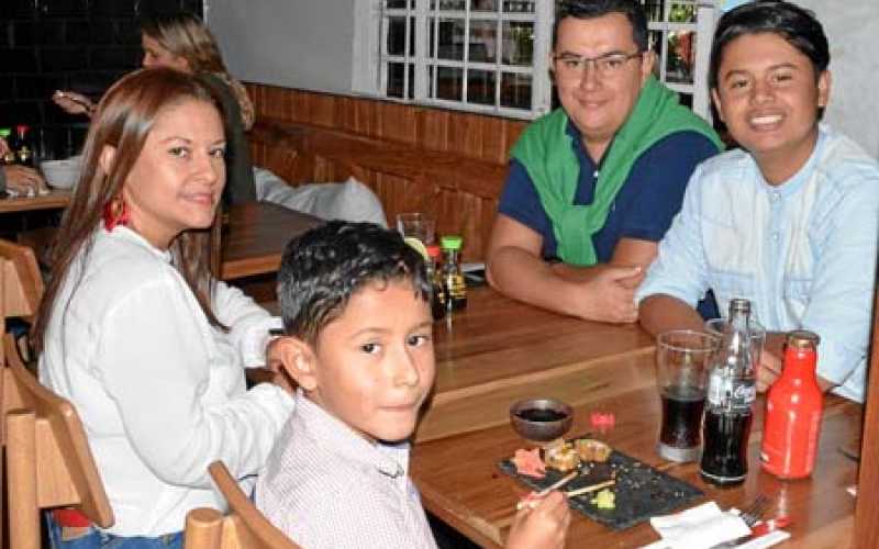 Simón Vallejo Espinosa, Andrea Espinosa Ávila, David Vallejo Osorio y Jacobo Vallejo Espinosa.