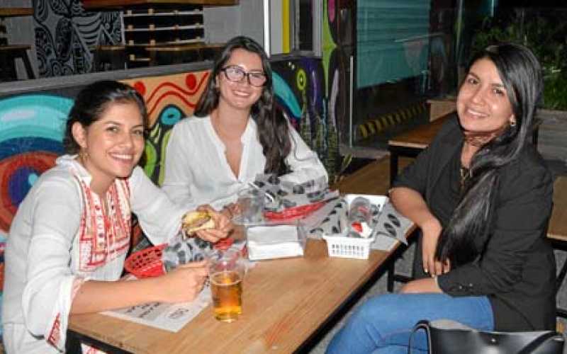 Daniela Fernanda Vásquez García, Olandy Álvarez Castaño y Adriana Loaiza Díaz.
