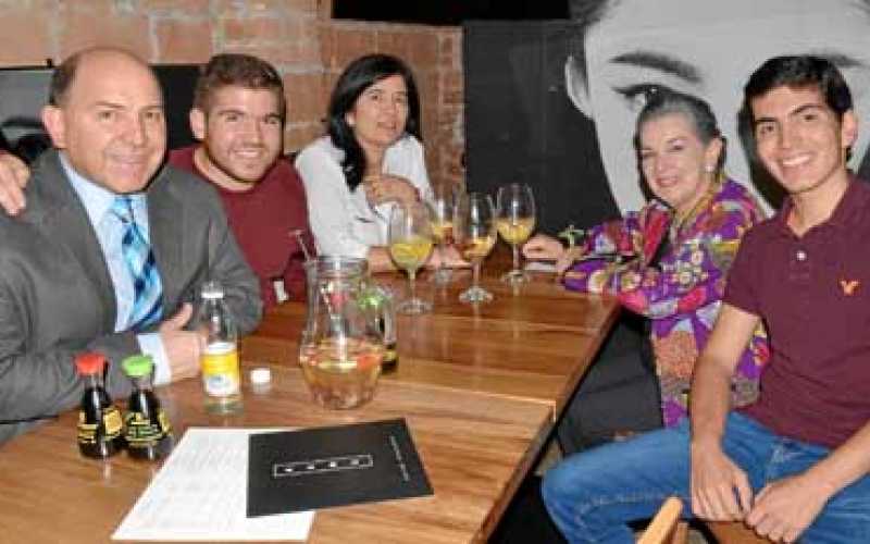 Juan Bernardo Leguízamo Arango, Juan Bernardo Leguízamo Isaza, María Teresa Isaza de Leguízamo, Regina Arango de Leguízamo y Jua