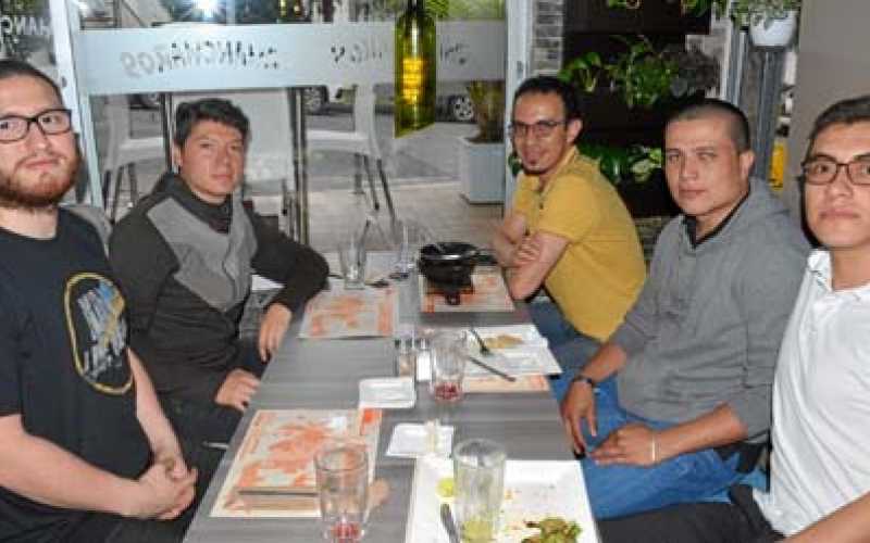 Juan David Alzate Cardona, Daniel Valencia Hernández, Felipe Granada, Víctor Restrepo Londoño y Mauricio Soche López.