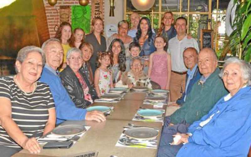 Consuelo Quintero, Donald Benchoff, Nubia Jiménez de Benchoff, Leidy Johanna Grisales, Carherine Benchoff, Laura Jiménez Toro, H