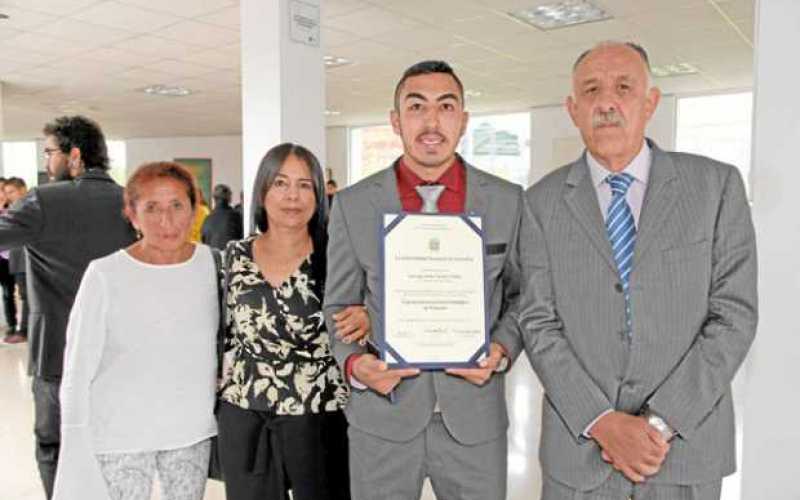 Ana Isabel Callejas Rivera, Margarita Alicia Jurado Jiménez, Santiago Andrés Jurado Callejas y Gonzalo Jurado Jiménez. 