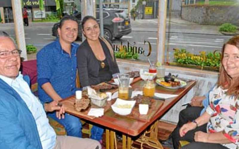 Jesús María Arcila Corté, Diego Fernando Arcila Patiño, Lorena Velásquez Velásquez y Ofelia Patiño Patiño.