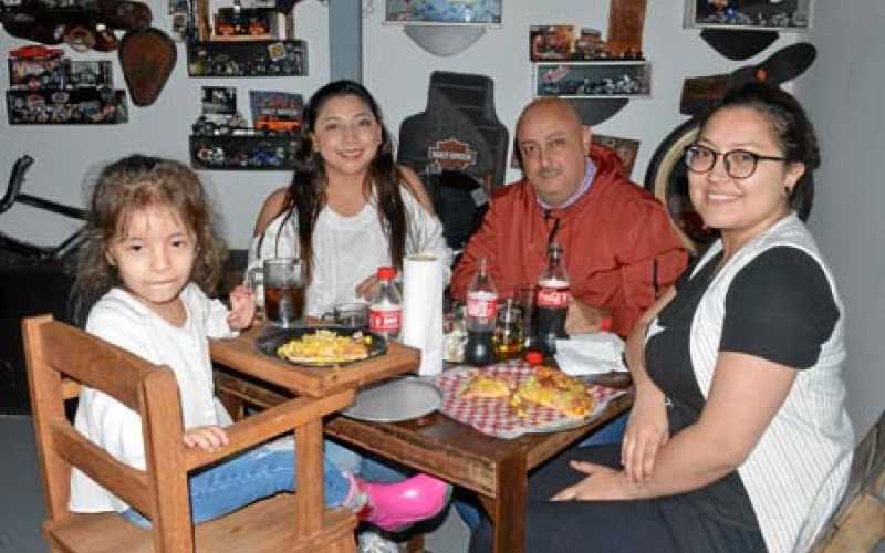 Silvana Salazar Reyes, Yohana Castañeda, Gustavo Rodríguez Uribe y Valeria Reyes Ceballos.