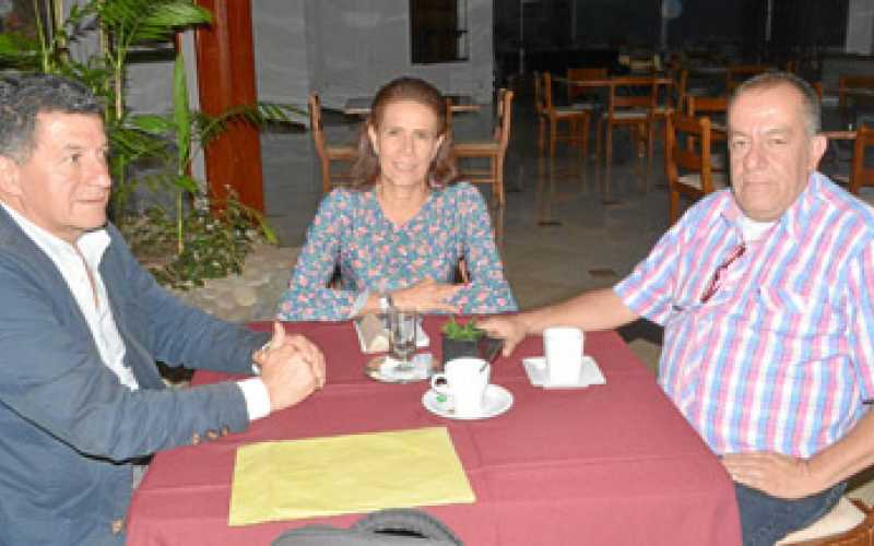 Fabio Martínez Ríos, María Victoria Salgado Higuita y Luis Fernando Velásquez Londoño.