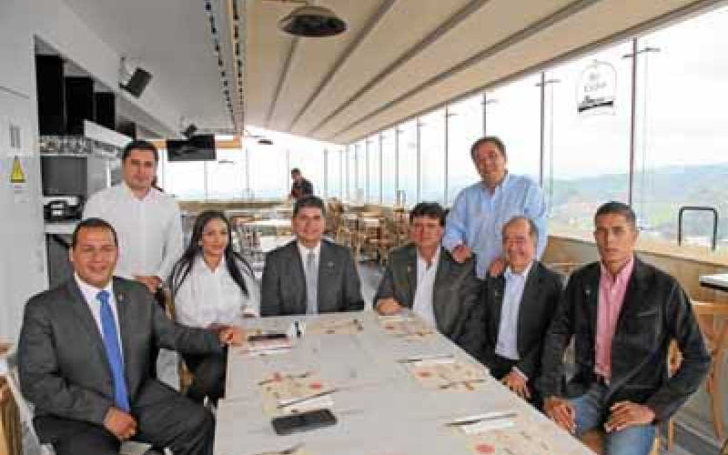 Simón Ramírez Alzate, Yedis Lindo Pinto, Félix Chica Correa, Ignacio Alberto Gómez Alzate, Carlos Emilio Serna González y Juan J