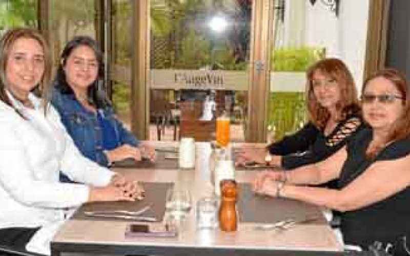 Juliana Chauvín Moreno, Mariana Cardona Moreno, María Cristina Moreno de Chauvín y Gloria Constanza Moreno Orozco.