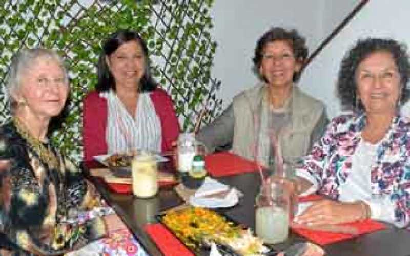 Elssie Duque de Ramírez, Grisel Ramos Pineda, María Cecilia Sánchez Bravo y Nancy Delgado Ramírez.