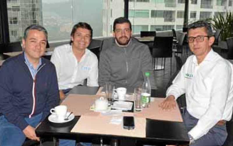 Nicolás Llano Naranjo, John Alfredo González Gallo, Juan Builes Giraldo y Luis Martínez Arias.