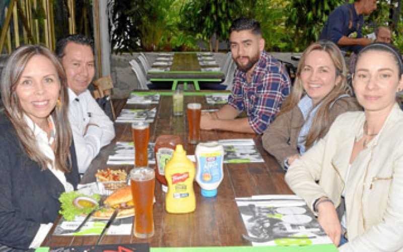 Sandra Charry Maldonado, Wilson Morales Muñoz, Mateo Rodríguez Parra, Gina Rodríguez Cely y Paula Andrea Castaño Zuluaga.