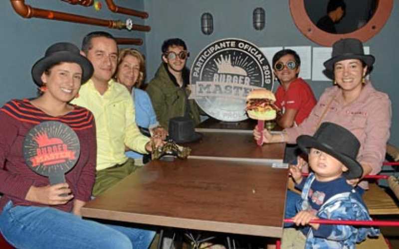 Adriana Gómez Osorio, Juan David Gómez Quintero, María Rubiela Quintero López, Juan Gómez Quintero, Juan Andrés Gómez Duque, Áng