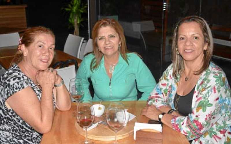 Elizabeth Parra Arias, Clemencia Giraldo Acosta y Aleyda Jiménez Sierra.