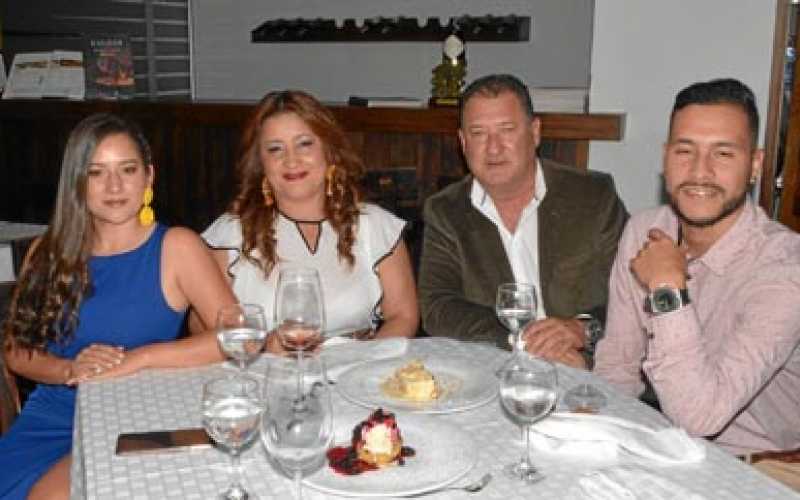 Luisa Fernanda Montoya Parra, Fabiola Parra Parra, Rodolfo Montoya Jiménez y Jeyson Montoya Parra.