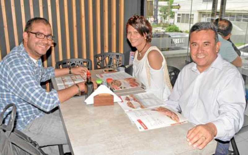 Gabriel Hernández Torres, Ana García García y Camilo Muñoz Suárez.