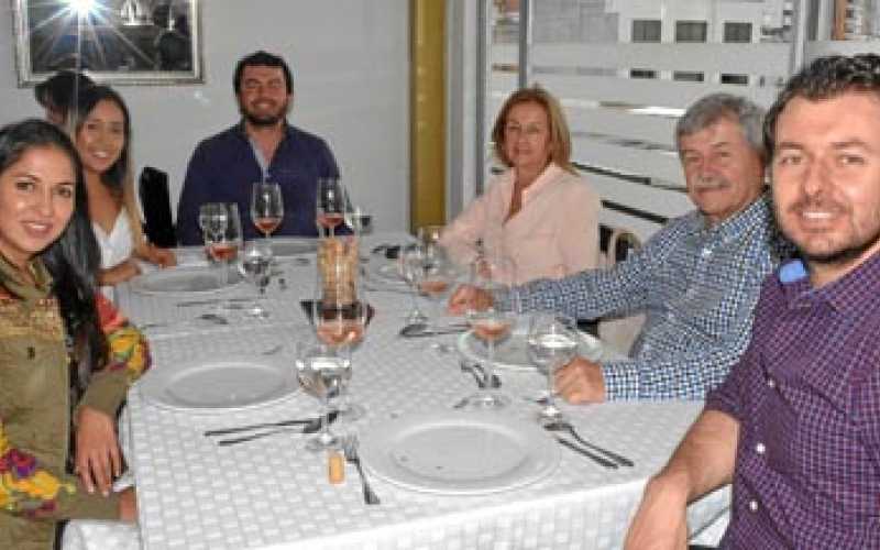 Alejandra Castaño Franco, Estefanía Osorio Ceballos, Juan Martín Serna Gómez, Alba Gómez de Serna, Héctor Alberto Serna López y 