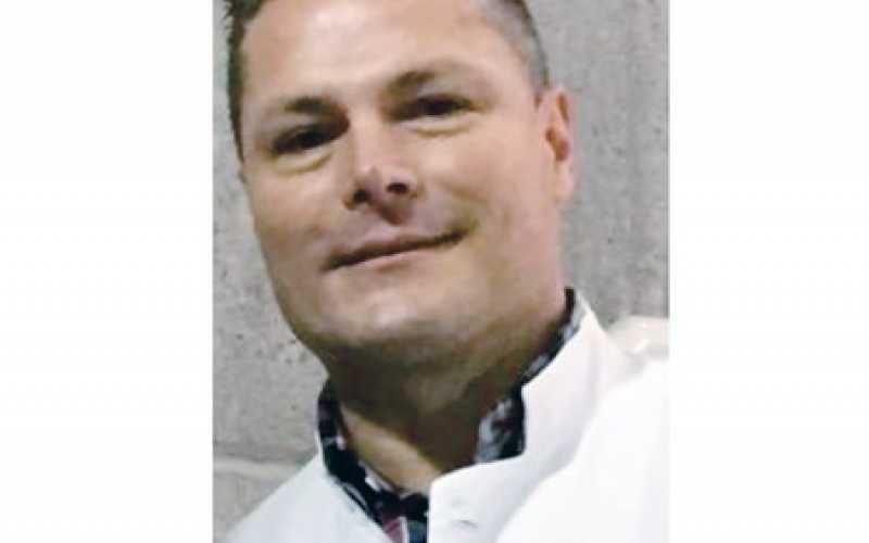 Dr. Carlos Eduardo Gómez