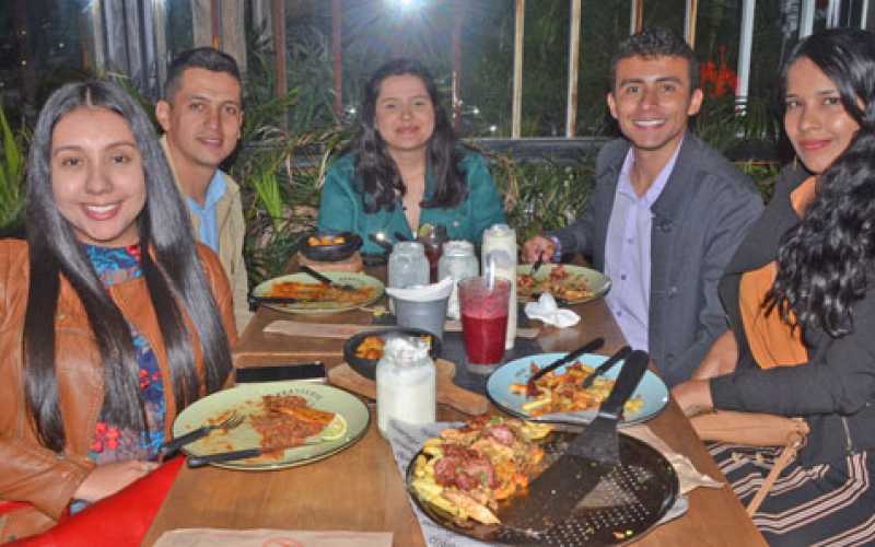 Laura Valentina García Álvarez, Santiago Guzmán Arango, Laura Abad Gil, Anuar Arenas Arroyo y Carol Iglesias Zapata.