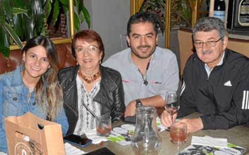 Juliana Cardona Uribe, Marleny Uribe Zuluaga, Luis Miguel Olarte Restrepo y Evelio Cardona Giraldo.