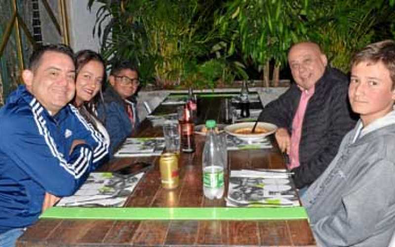 Roberto Fominaya, Sandra Carrillo, Alejandro Fominaya, Leandro Hernández y Daniel Barth.