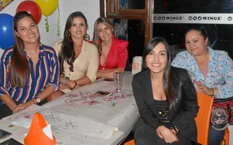 Natalia Galvis Botero, Betty Arango Mesa, Ángela Rivera Giraldo, Paula Arango Marín y Johanna Carmona Morales.