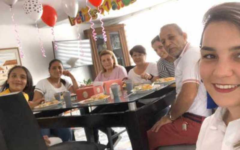 Salomé Morales Arias, Paola Arias González, Rosalba Mejía Gómez (homenajeada), Cecilia Mejía Gómez, Natalia Arias Mejía, Albeiro