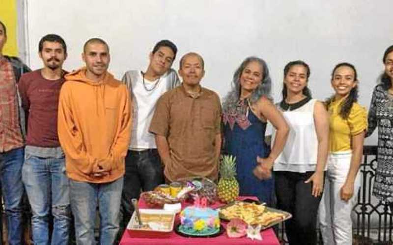 La comunidad Hare Krishna celebró el cumpleaños de su líder Madhana en su residencia.